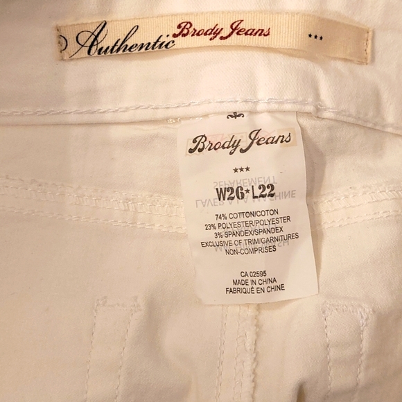 Brody Jeans - White Capri Jeans 💙 SALE! - Picture 9 of 10